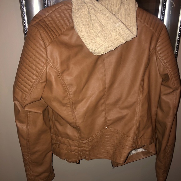 Leather jacket - Picture 2 of 2